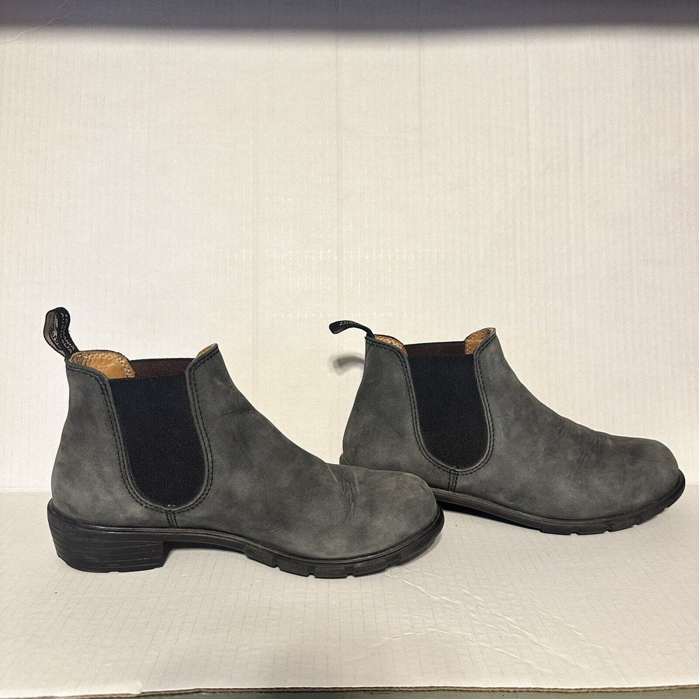 Blundstone Women’s Chelsea Rustic Black-Leather Ankle Booties Size 7.5